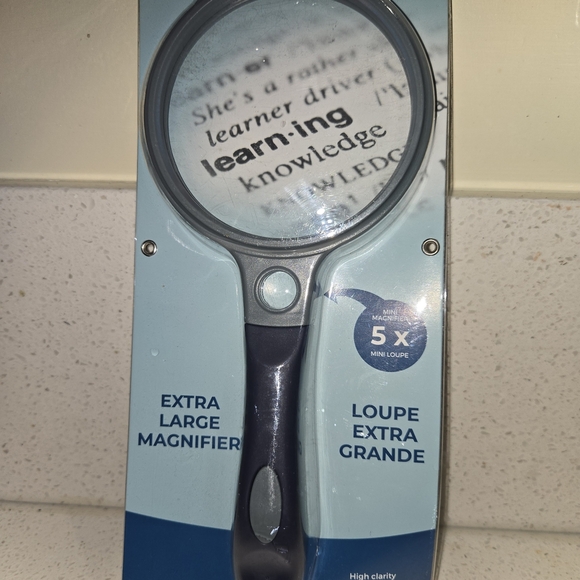Extra Large Black Magnifier - Picture 1 of 3